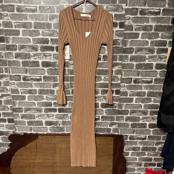 NWT Rachel Parcell WIDE RIB SWEATER DRESS camel brown bell sleeve slit ribbed - Picture 3 of 12